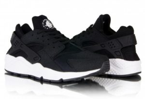 Nike Air Huarache черные с белым (35-45)