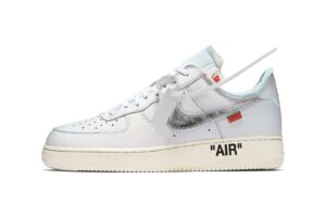 Nike Air Force 1 LV8 белые с серебристым (35-44)